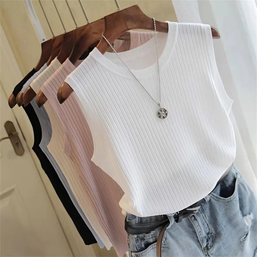 Sleeveless O-Neck Knit Blouse