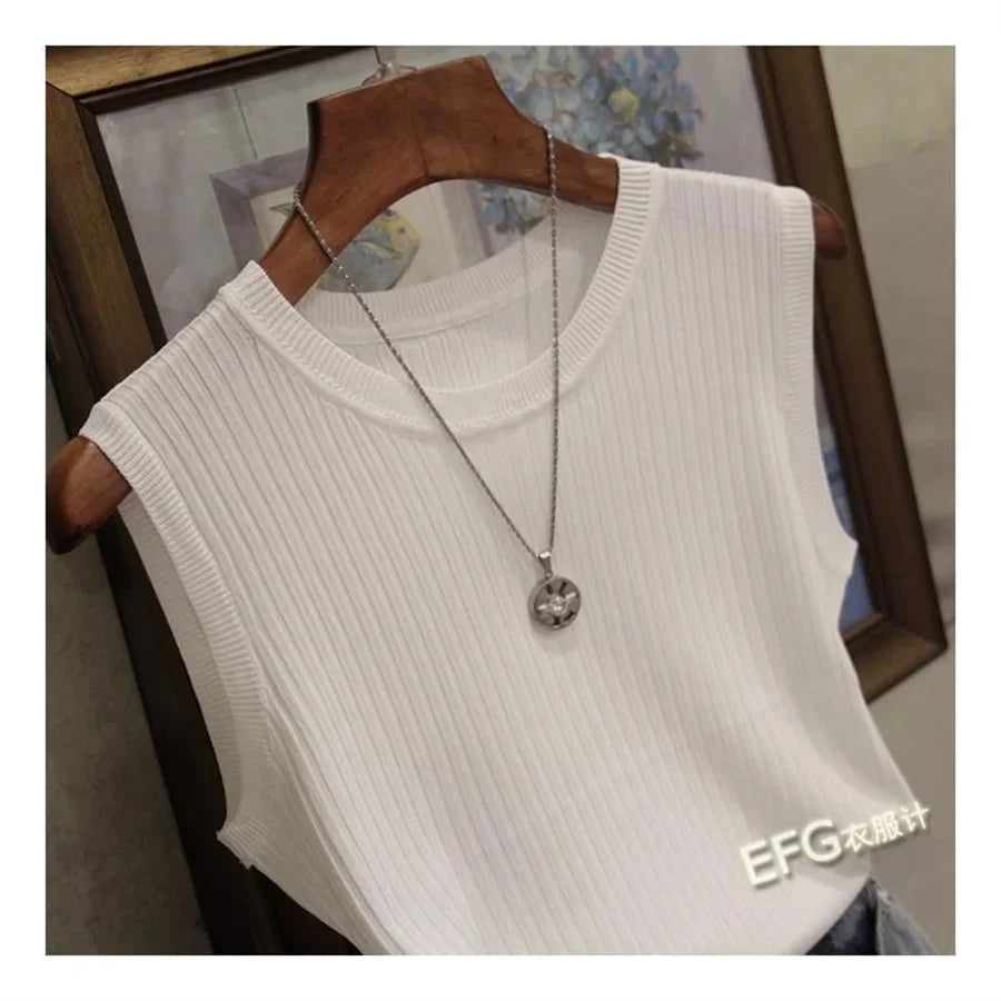 Sleeveless O-Neck Knit Blouse