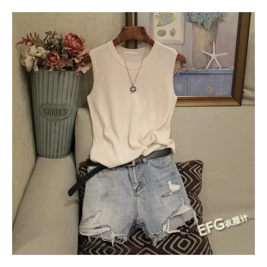 Sleeveless O-Neck Knit Blouse